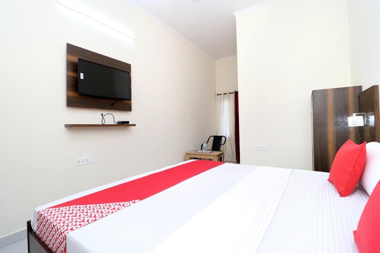 Oyo 24122 Hotel Sharnam Kharar Exterior foto