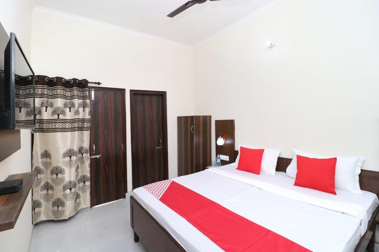 Oyo 24122 Hotel Sharnam Kharar Exterior foto
